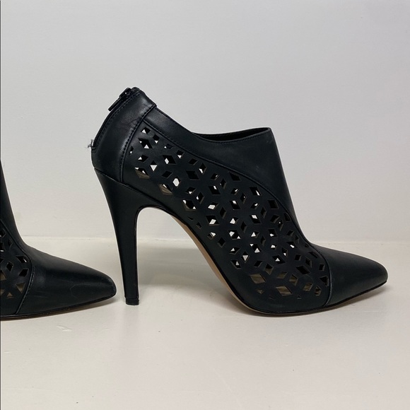 Saks fifth Ave Black Stilettos - Picture 6 of 10